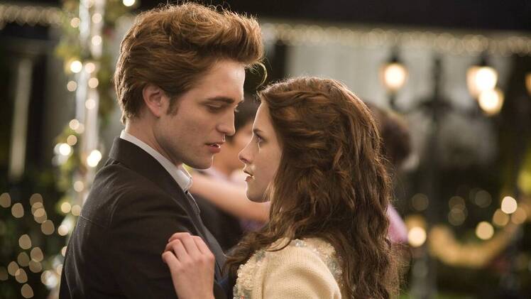 Robert Pattinson and Kristen Stewart in Twilight, 2008