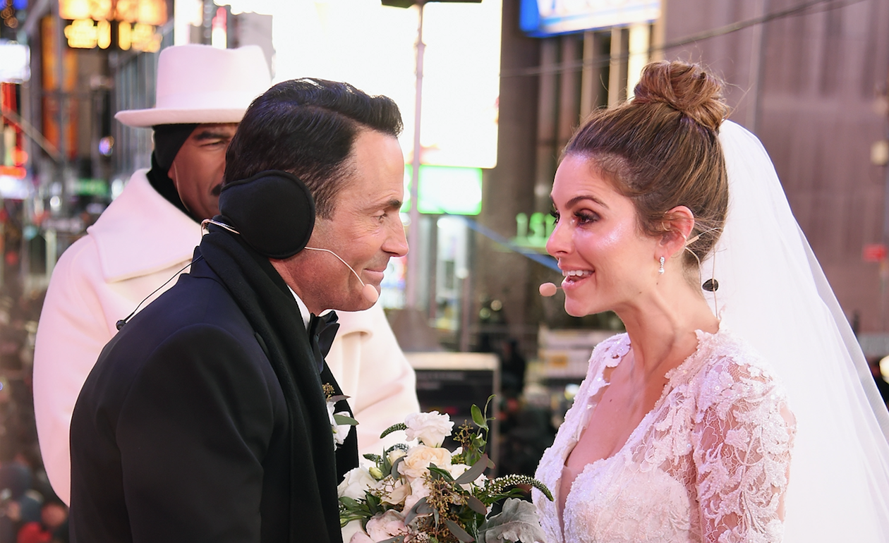 Steve Harvey Performed Maria Menounos's Live NYE Wedding