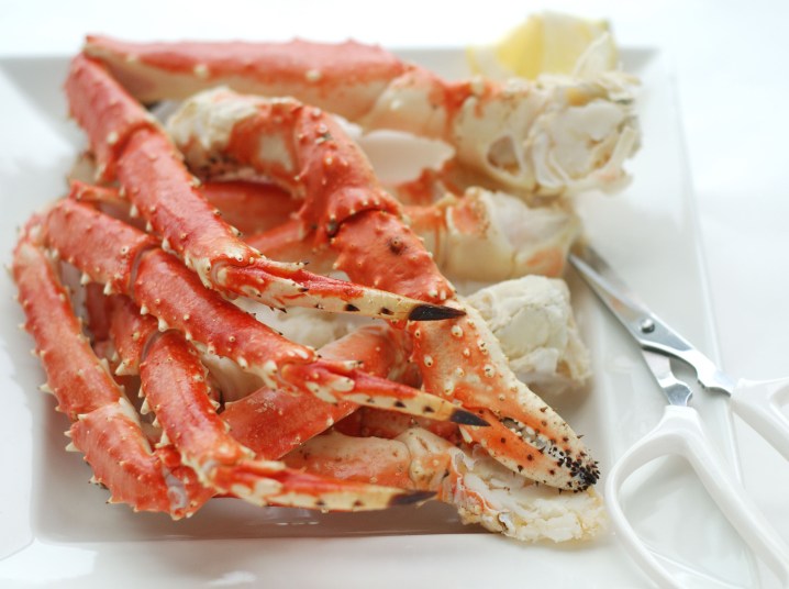 how do you reheat alaskan king crab legs in the oven