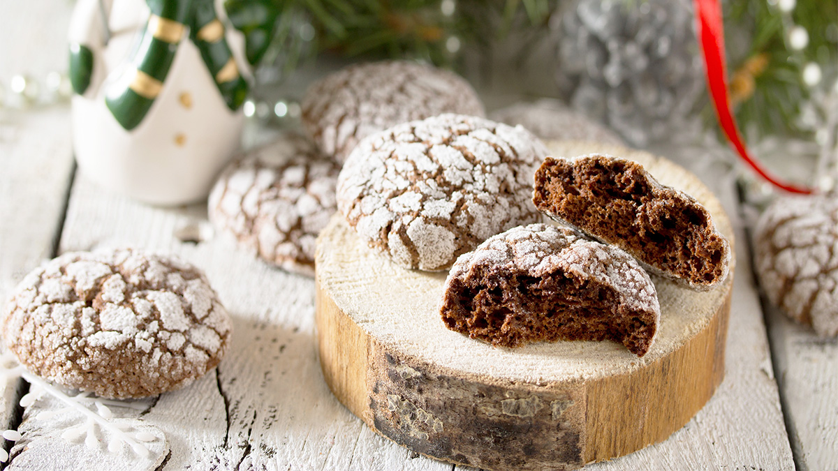 The Secret Step To Baking Cookies With Crinkly Edges