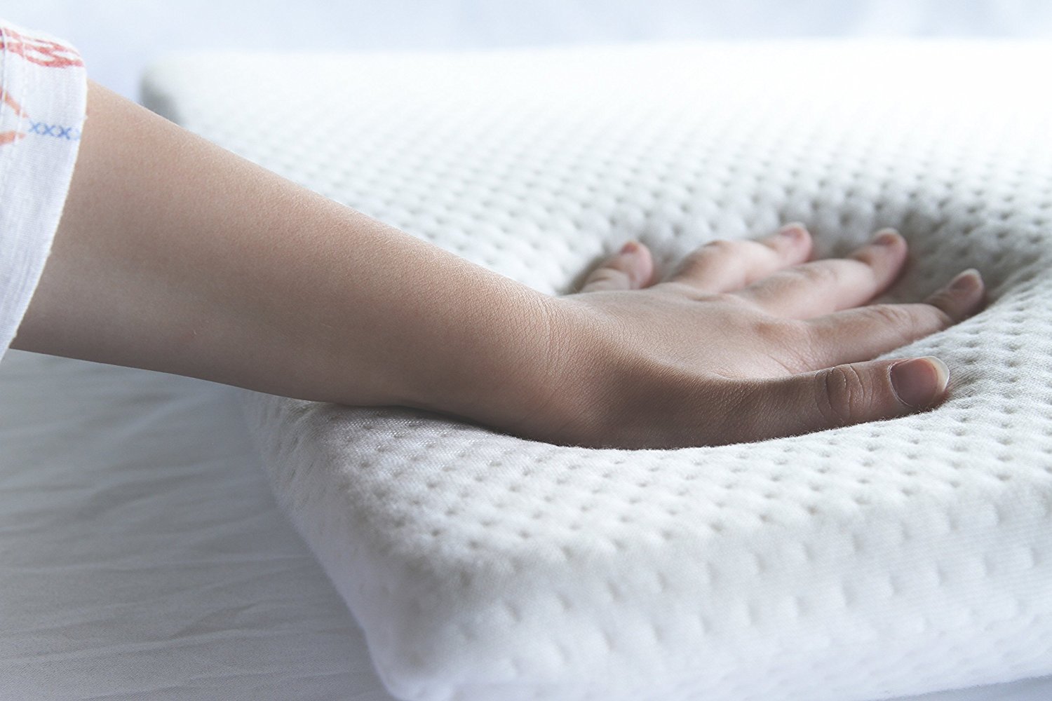 11 Best Pillows for Stomach Sleepers [UPDATED 2021] First For Women