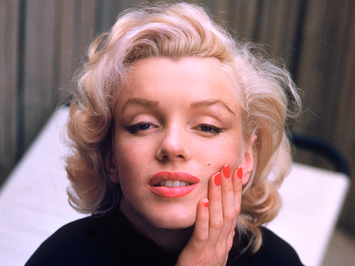 Was Marilyn Monroe the first female superstar to be photographed