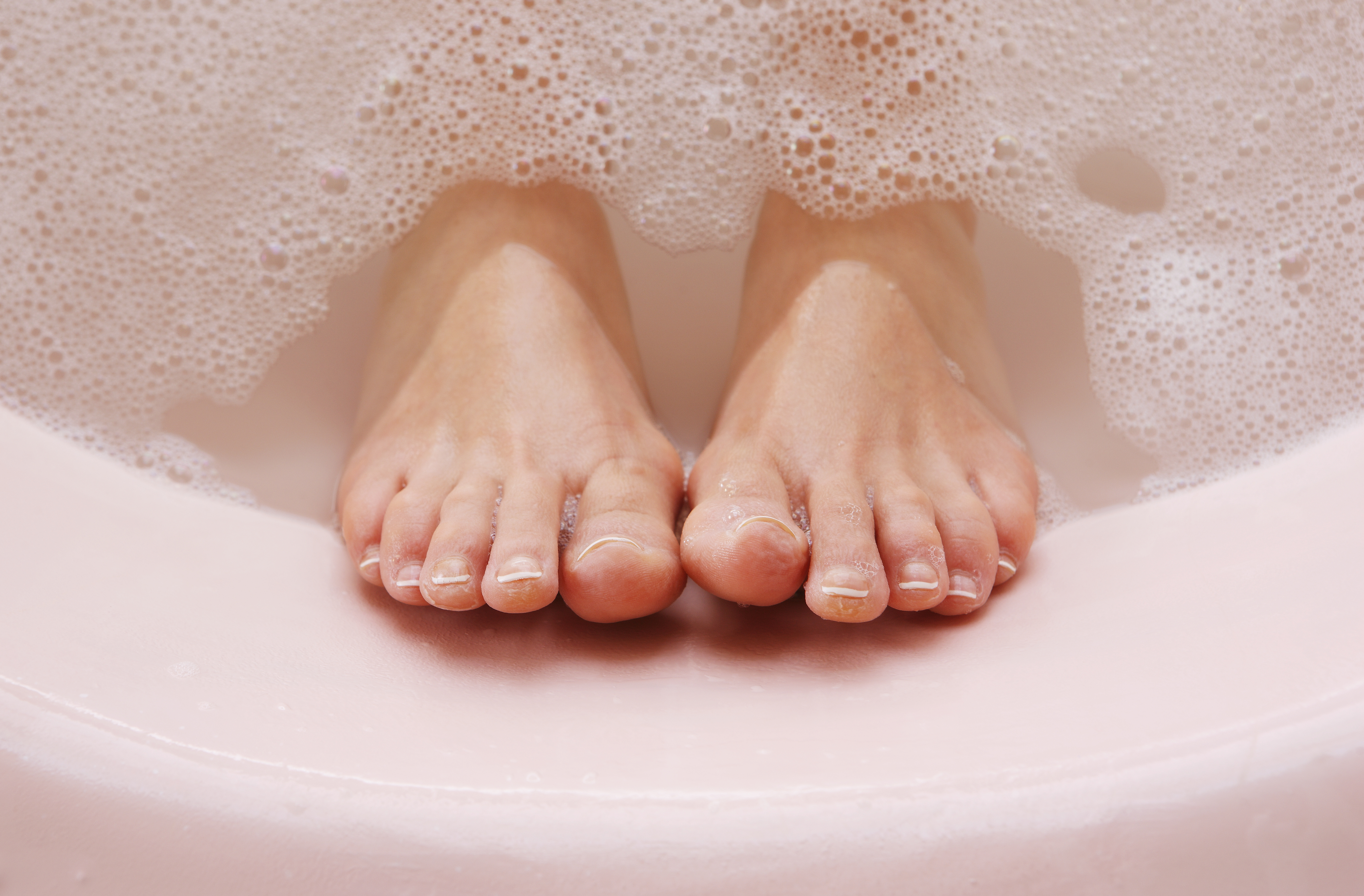 soaking feet to get rid of dead skin