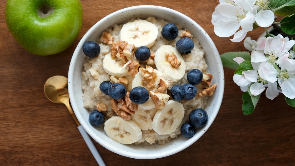 Oat Crumble with Ginger Pear and Blueberries