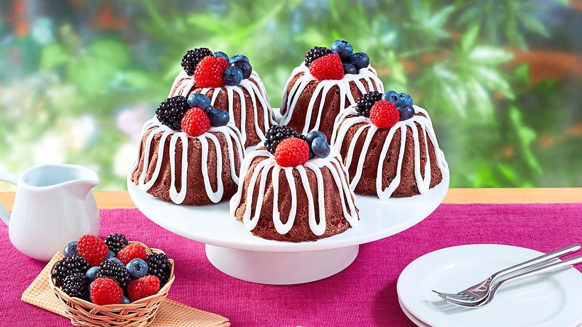 Chocolate Mini Bundt Cakes - Cashmere & Cocktails