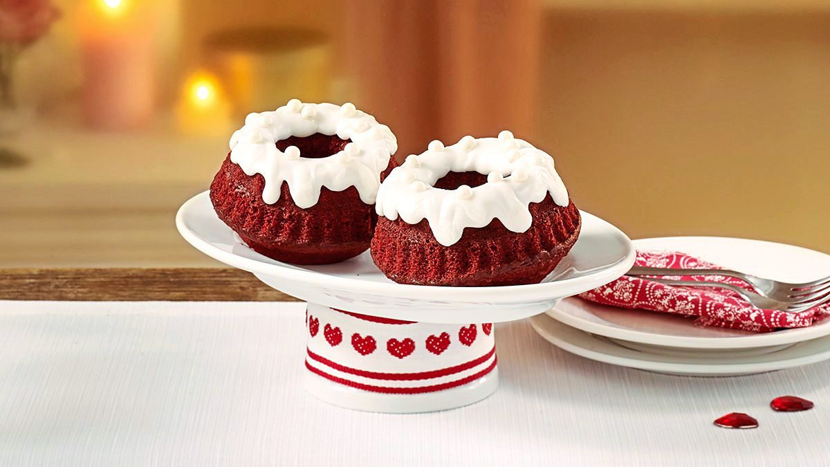 Mini Red Velvet Bundt Cakes