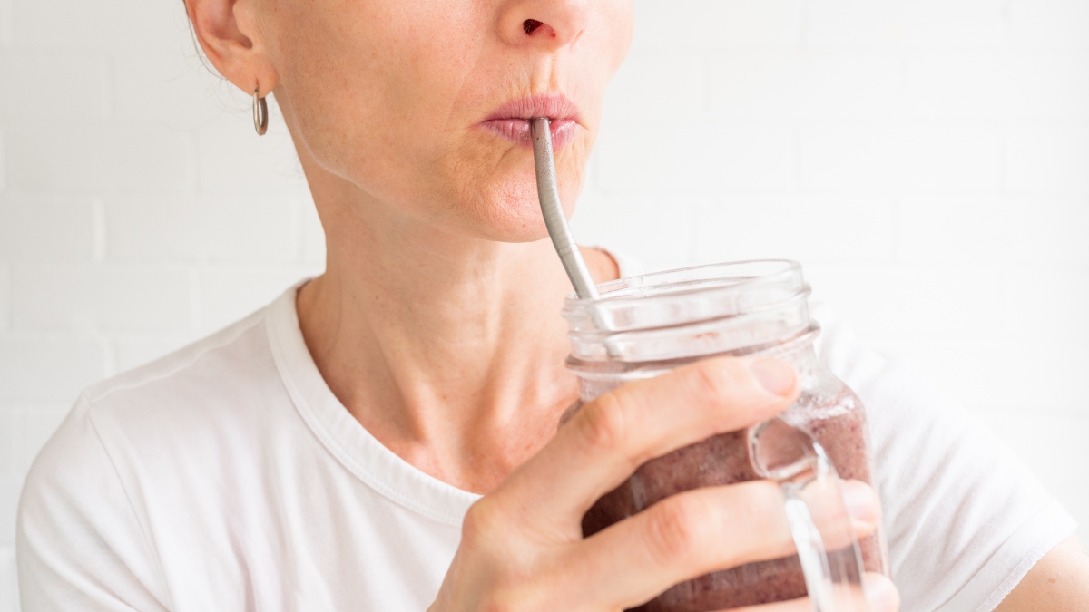 Do Straws Actually Cause Wrinkles? Dermatologists to Weigh In on TikTok's  Latest Concern