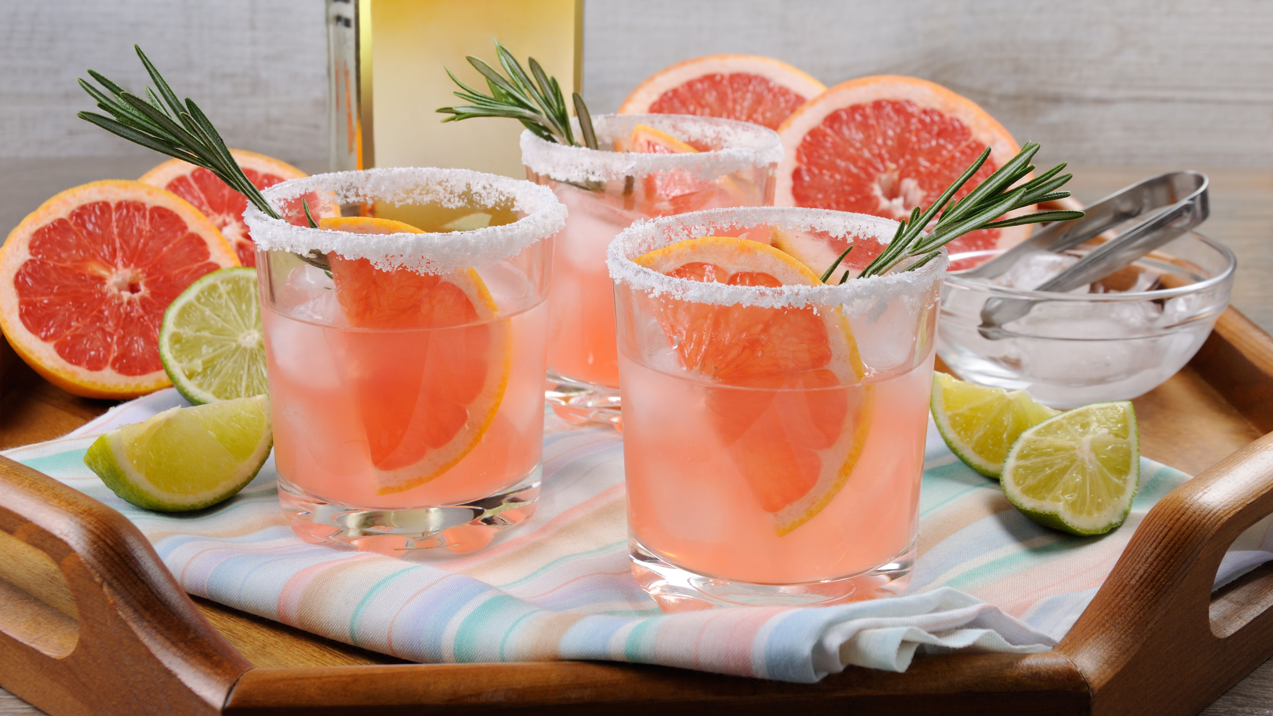 Paloma - Refreshing Tequila Cocktail With Only 4 Ingredients