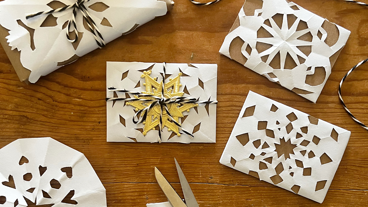 Remembering the year paper snowflakes saved Christmas [I Know a