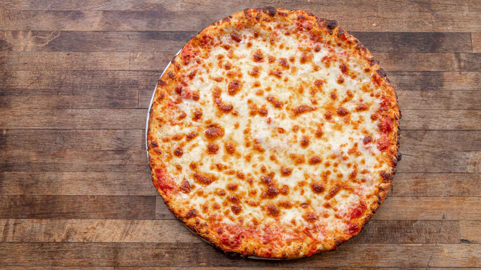 Best National Cheese Pizza Day Deals and Tips for Saving on Pizza