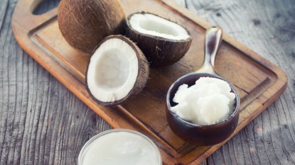Coconut oil can be used to waterproof a wood cutting board
